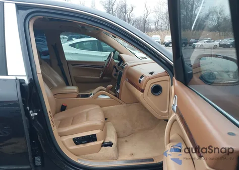 2005 Porsche Cayenne Turbo z USA, uszkodzony, nr VIN WP1AC29P55LA90449